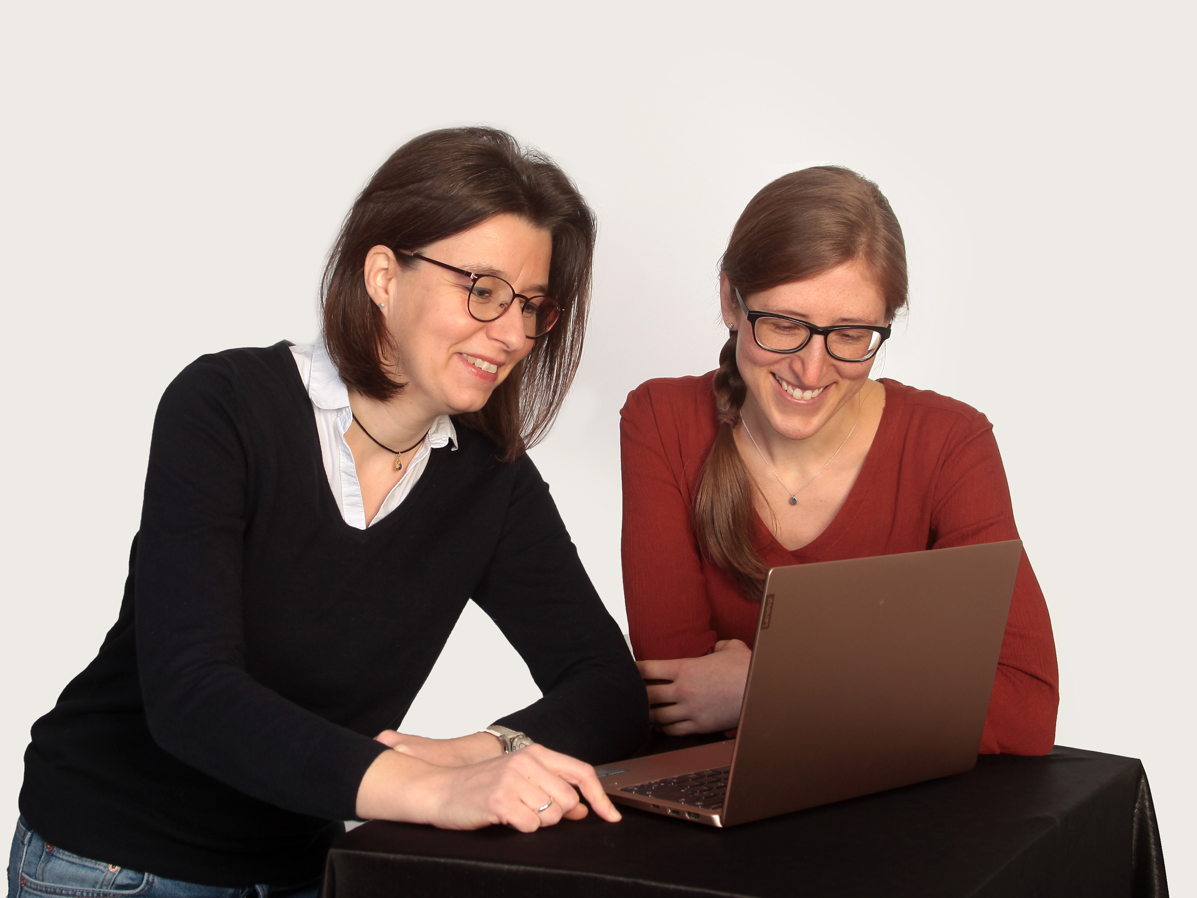 Dr. Ulrike Hanke und Nina Bach, M.A.
